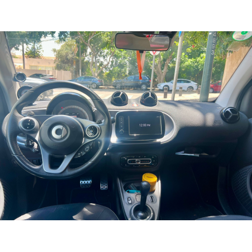 Беспроводной CarPlay и Android Auto для Smart Fortwo (2015–2018) Беспроводной CarPlay и Android Auto для Smart Fortwo (2015–2018)